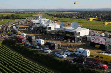 Por Trás das Câmeras: A Logística Gigantesca e o Impacto Midiático do Tour de France